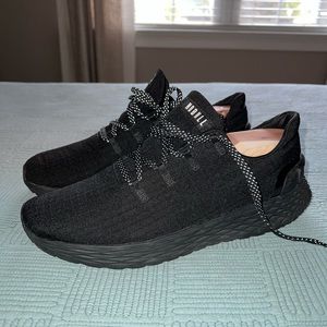 Worn less than 5 times, I need a 1/2 size larger. Great shoes.